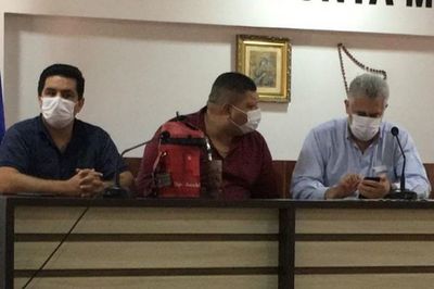 Diputado se fue a sentar junto al intendente a quien persiguió por meses para echarlo de su cargo