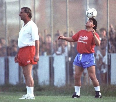 Crónica / Diego farreaba todos los días en el Sevilla