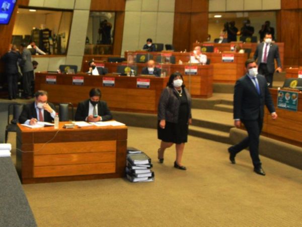 Ministra recordó que Gobierno es provida y que Cartes aprobó plan