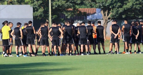 La Nación / Se nutre con jugadores locales