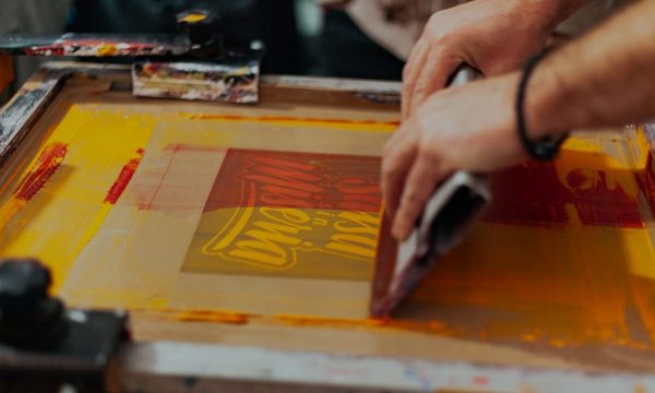 Taller de serigrafía en Casa-Fem