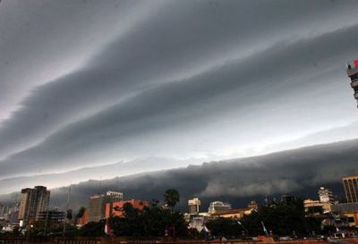 Miércoles cálido, con lluvias y tormentas eléctricas