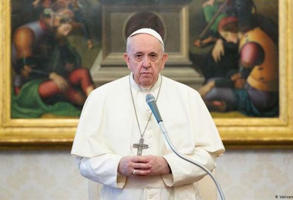 El papa Francisco recibe el carnet de socio de Boca Juniors