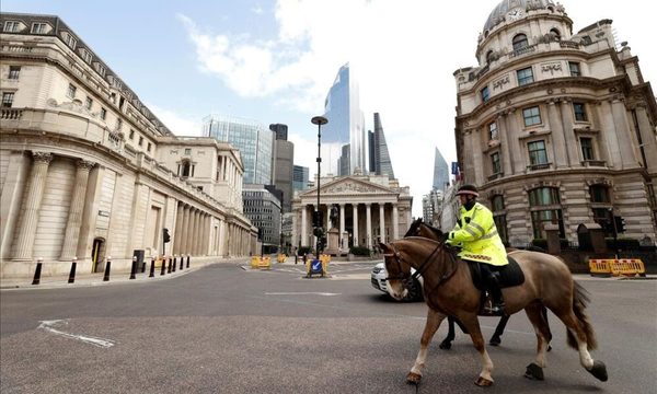 Londres inicia su confinamiento más estricto este miércoles