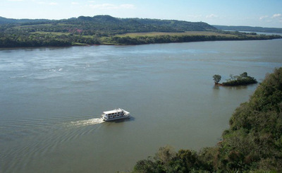 Hombre desaparece en aguas del Paraná