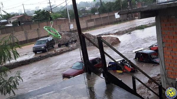 Asunción y Central, bajo agua •