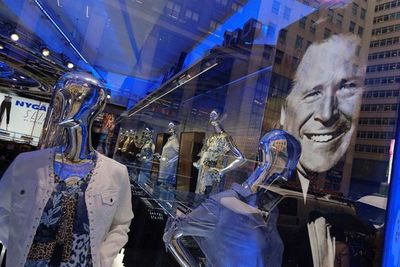 El magnate de la moda Peter Nygard, detenido por supuesto tráfico sexual  - Mundo - ABC Color