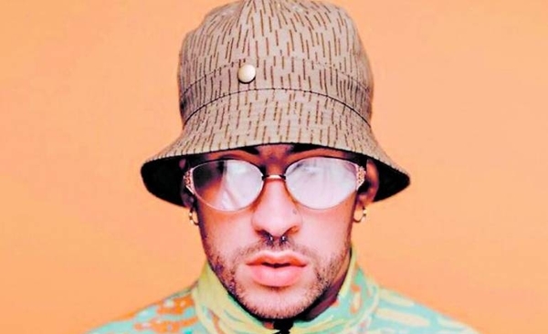 HOY / Dos temas de Bad Bunny escogidos entre las mejores colaboraciones pop de 2020
