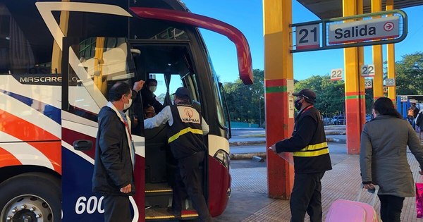 La Nación / No habrá liberación de horario para buses por fiestas de fin de año