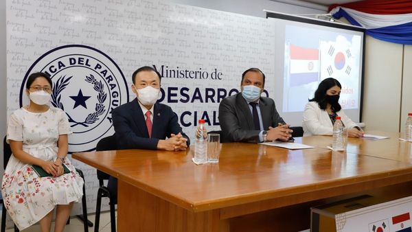 Corea donó un lote de 220 computadoras al Ministerio de Desarrollo Social - Noticiero Paraguay