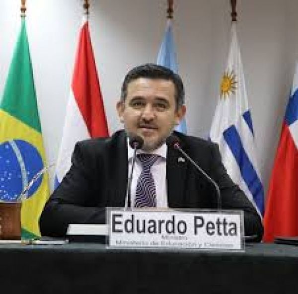 Compras de MEC por 6.350 millones bajo lupa, por presunta sobrefacturación