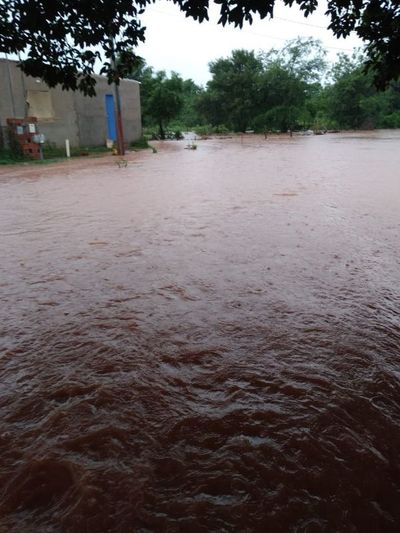 Varios sectores de Capiatá bajo agua - Nacionales - ABC Color
