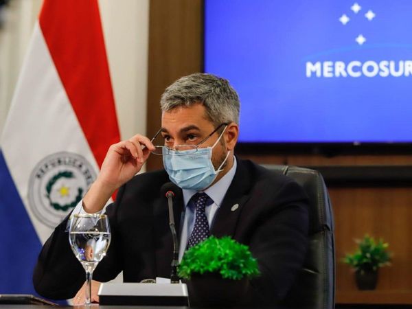 Abdo Benítez pide a presidente argentino apertura de frontera con Paraguay