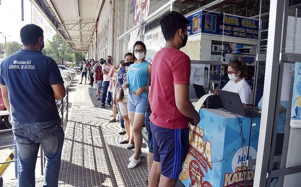 Aprueban ley que sanciona a revendedores de tarjetas del billetaje electrónico - Nacionales - ABC Color
