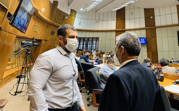 Sacan a Hugo Ramírez de HC tras felicitar “clase magistral” de Martínez - Nacionales - ABC Color