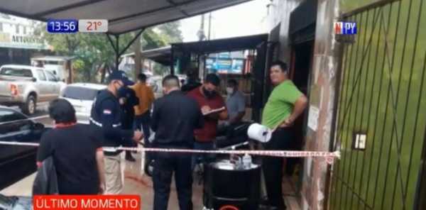 Violento atraco deja un oficial herido | Noticias Paraguay