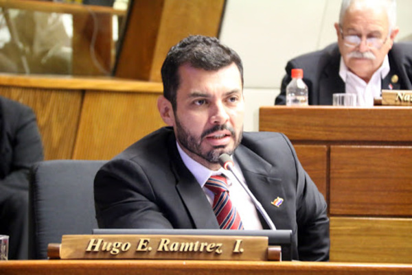 Apartan a Hugo Ramírez de la bancada Honor Colorado