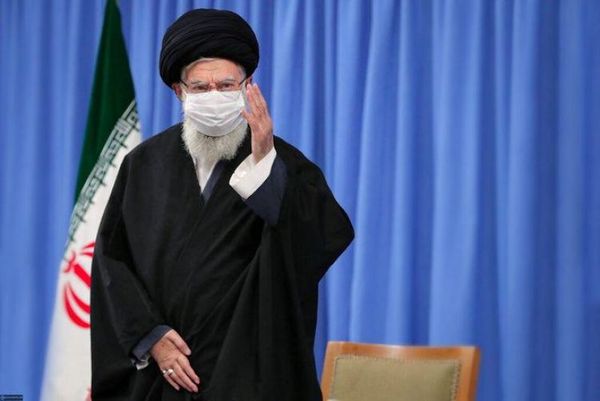 Líder supremo de Irán reaparece en público, y carga contra EEUU
