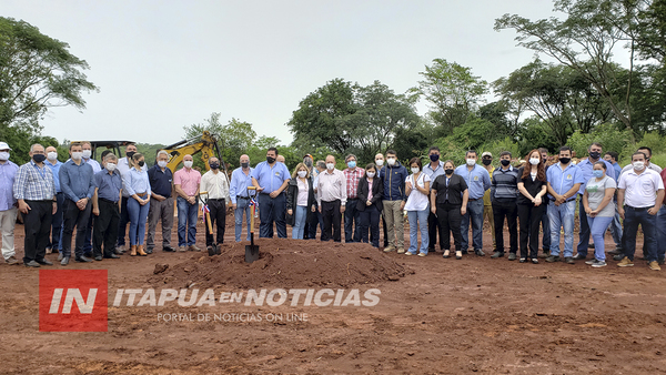 ACTO DE PALADA INICIAL DEL SISTEMA DE ALCANTARILLADO EN FRAM