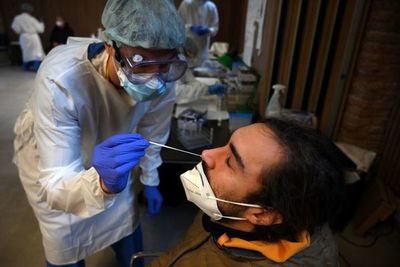 Gobierno español cree “preocupante” aumento de contagios y permite más restricciones - Mundo - ABC Color