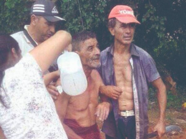 Abuelo quedó trancado en el barro por 2 días