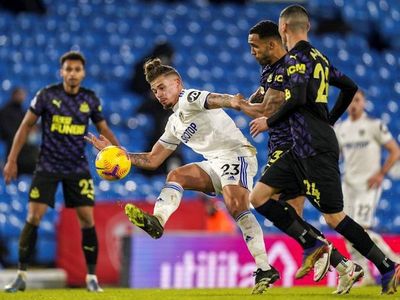 El Leeds de Bielsa golea al Newcastle de Almirón