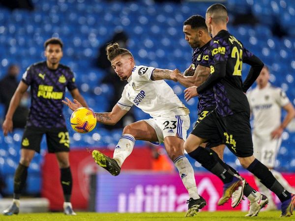 El Leeds de Bielsa golea al Newcastle de Almirón