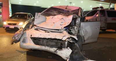 La Nación / Conductora alcoholizada perdió el control de su vehículo y mató a un delivery