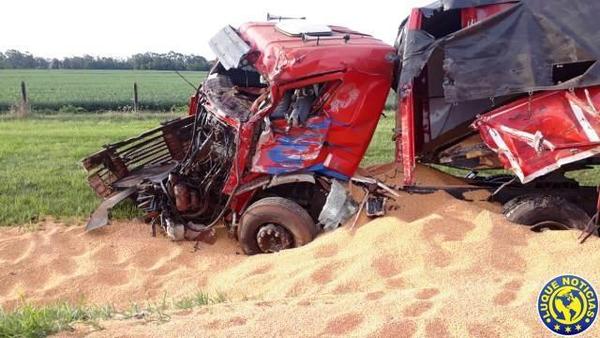 Fallecen 2 camioneros en accidente rutero en Alto Paraná •