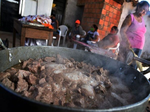 OLLAS POPULARES La solidaridad que resiste al hambre