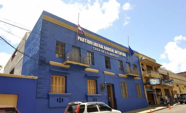 HOY / Llaman a convención extraordinaria del PLRA pese a negativa de Efraín