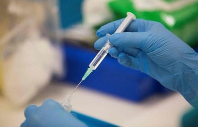 Trabajadora de la salud sufre reacción alérgica grave tras recibir vacuna Pfizer en EE.UU. - Mundo - ABC Color
