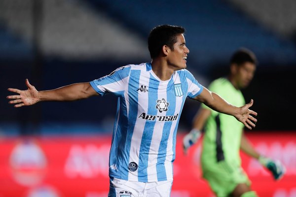 Con un golazo de Melgarejo, Racing saca ventaja sobre Boca Juniors