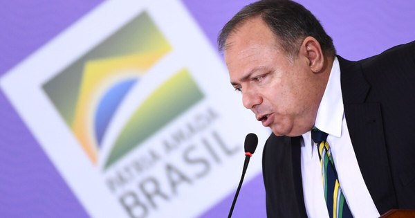 La Nación / Brasil prevé vacunar a todos en 16 meses