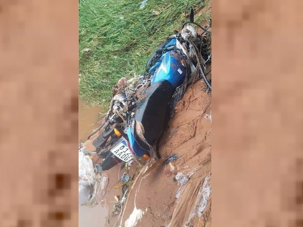 Crónica / Desaparecido: su moto estaba en un arroyo