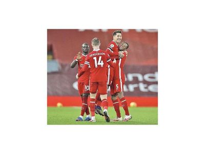Liverpool gana y domina la Premier League en soledad