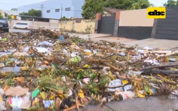 Una vez más, desagües se taponaron por las basuras - Nacionales - ABC Color