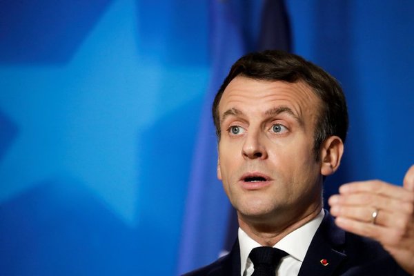 Macron dio positivo a COVID-19