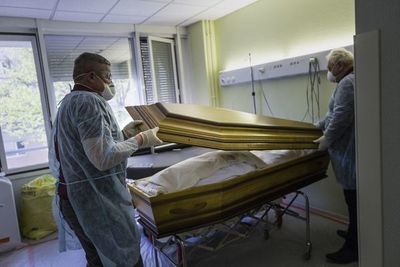 Más de 1,6 millones de muertos por covid-19 en el mundo - Mundo - ABC Color