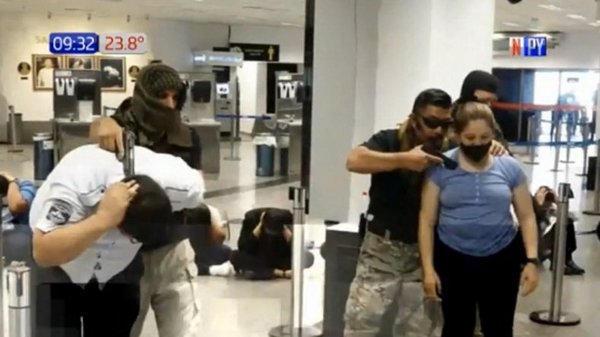 Simulan asalto en Aeropuerto Silvio Pettirossi | Noticias Paraguay