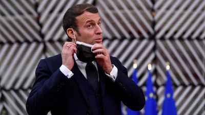 Macron tiene coronavirus y seguirá trabajando a distancia