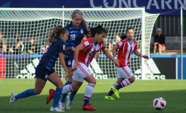 HOY / CONMEBOL impulsa el fútbol femenino con reformas y propuestas