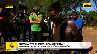 Postulantes al Isepol se manifiestan contra la modificación del proceso de admisión - ABC Noticias - ABC Color