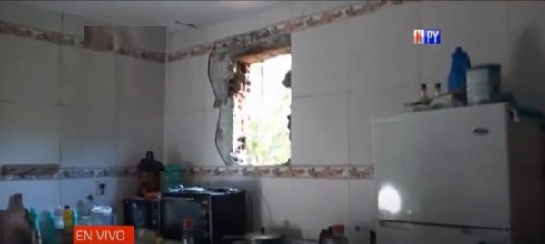 Quitaron la ventana de una casa a 4 metros de altura para entrar a robar | Noticias Paraguay