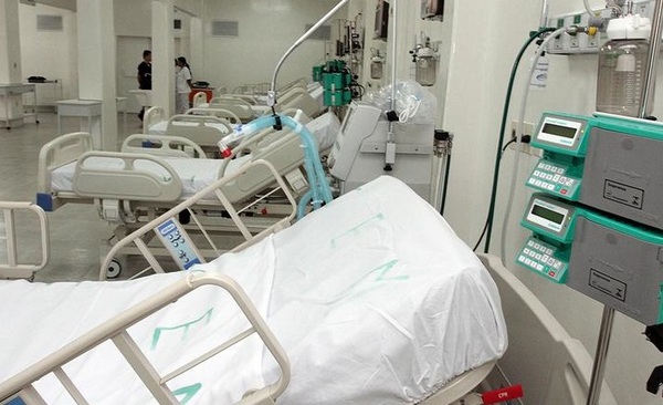 Sistema sanitario está al borde del colapso, según ex ministro
