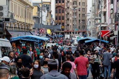 El Emisor brasileño reduce al 4,4 % su previsión de caída del PIB en 2020 - MarketData