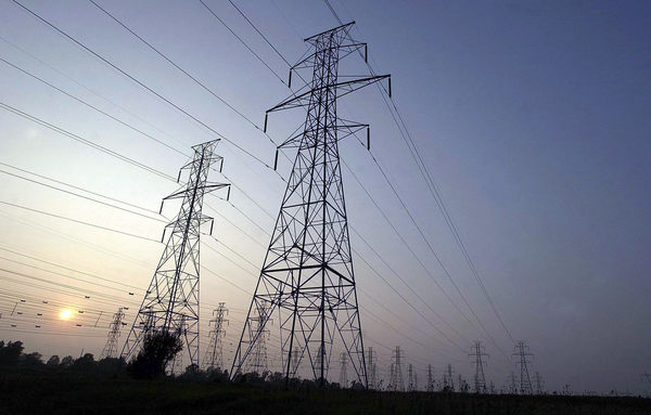 Brasil subasta con éxito e intensa disputa once concesiones eléctricas - MarketData
