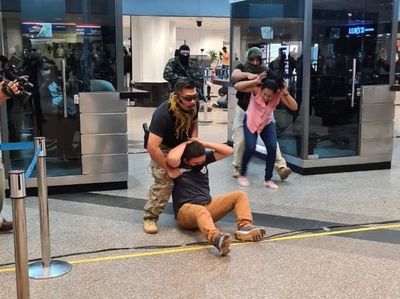 Simulacro de toma de rehenes causó impresión en el Aeropuerto Silvio Pettirossi - Nacionales - ABC Color