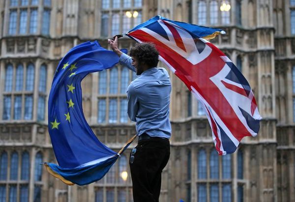 Líderes de Reino Unido y UE vuelven a dialogar sobre posbrexit bajo presión - Mundo - ABC Color
