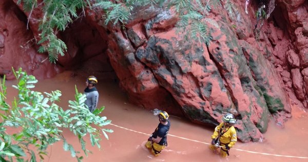 La Nación / Hallan cuerpo de joven que cayó al arroyo Fortín